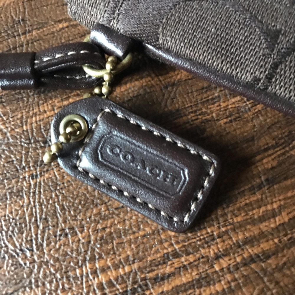 Coach wristlet - Picture 3 of 4